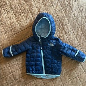 The North Face Thermoball Hooded Insulated Jacket infant boys